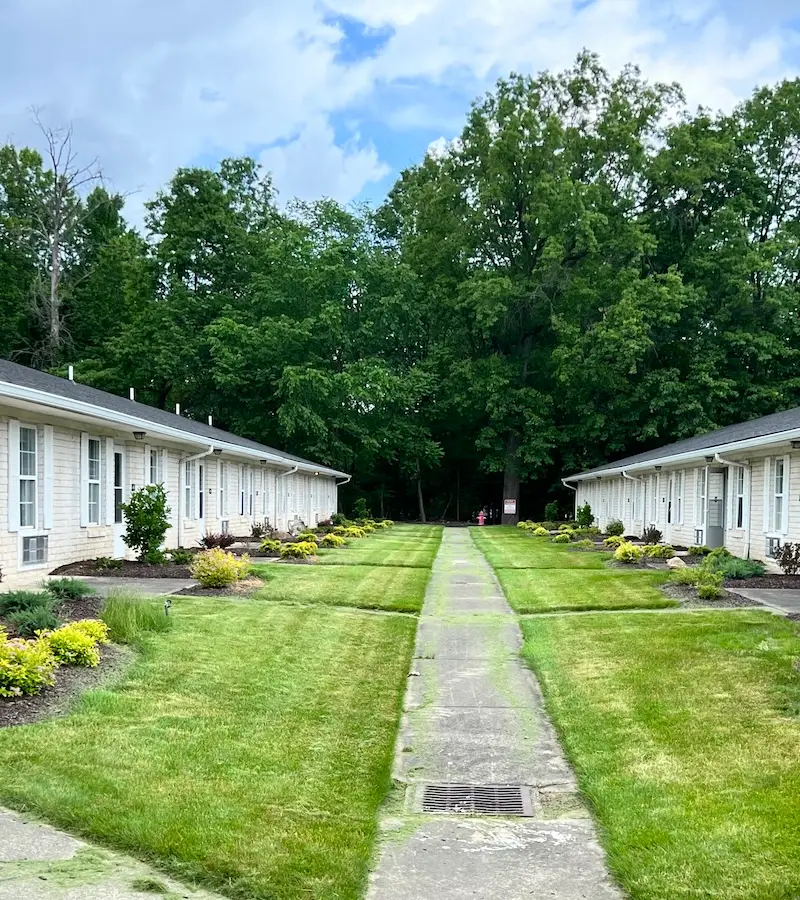 Beautiful new freshly-installed unit landscaping